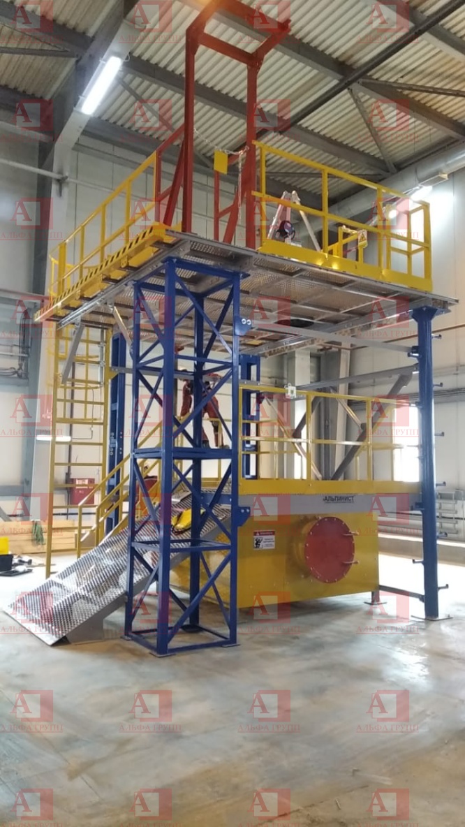 Учебно-тренировочный полигон (комплекс)  Альпинист-03-02-1 (с деревянной опорой).